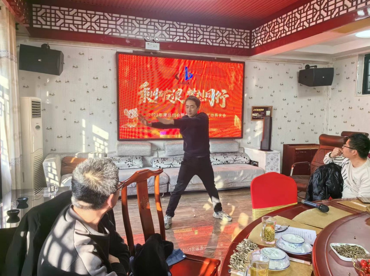 才艺表演2.jpg 才艺表演2.jpg